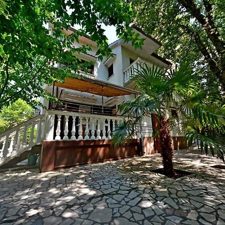 Apartment Karmelic *