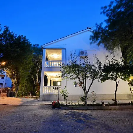 Apartment Karmelic