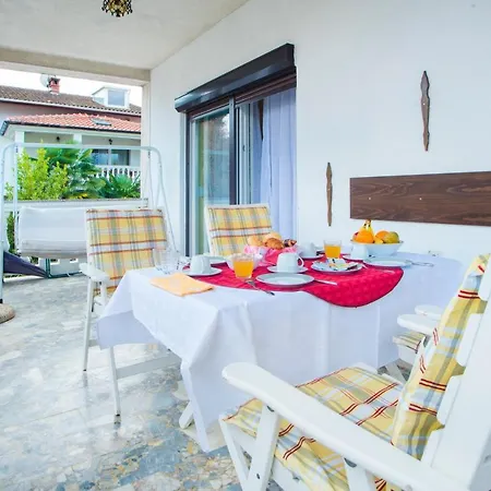 Apartment Karmelic *