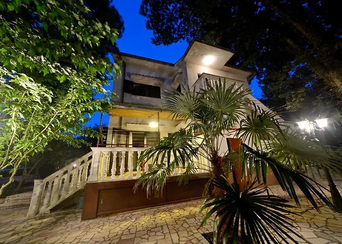 アパート Karmelic マリンスカ