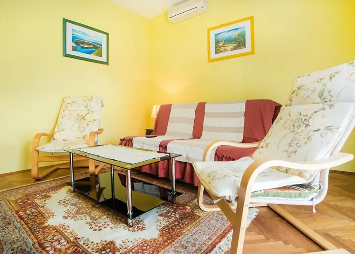 Karmelic アパート